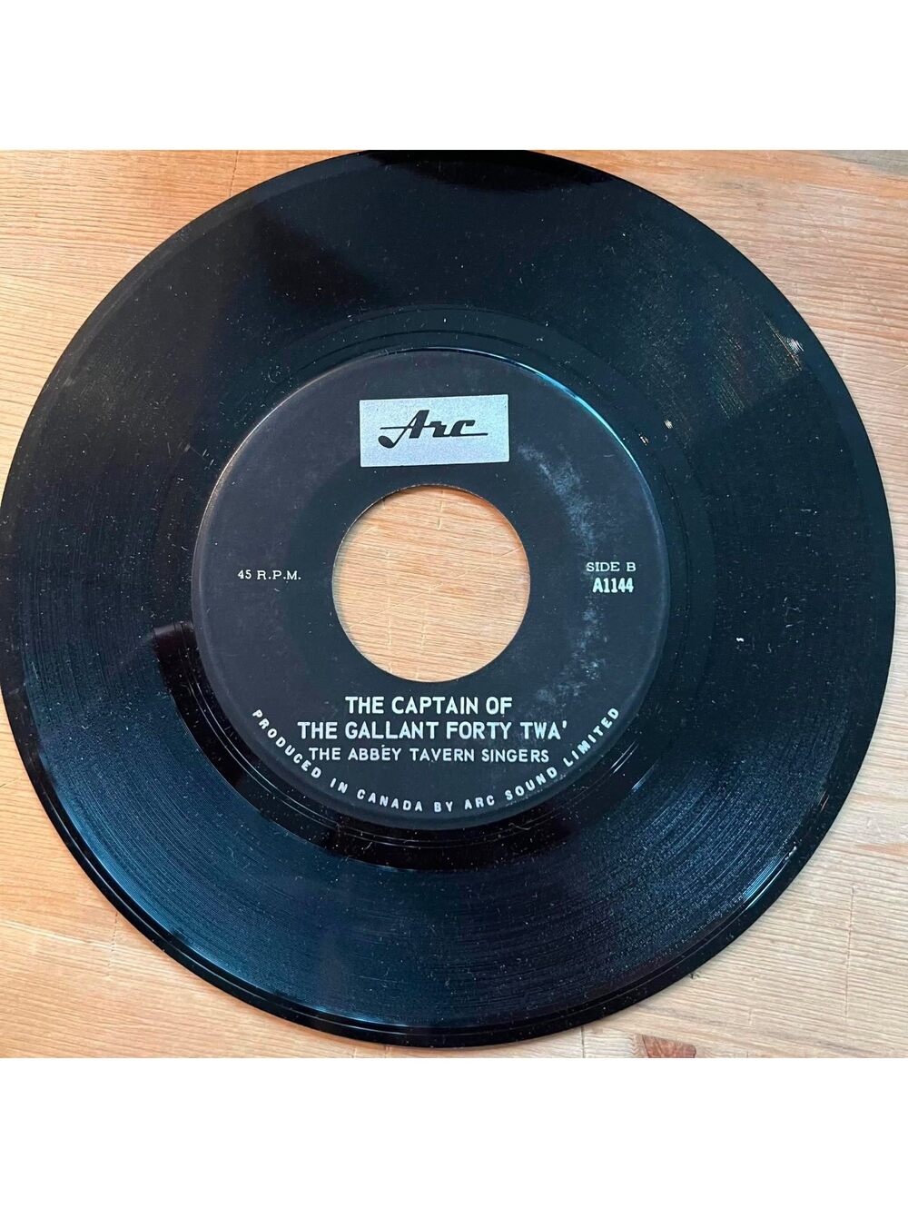 The Abbey Tavern Singers - Captain of the Gallant Forty Twa' 45rpm VG+ R11